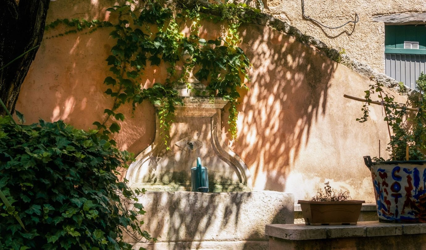 Limiter l&rsquo;arrosage sur son balcon : trois conseils ultra concrets
